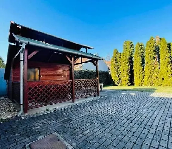 Lägenhet Gabi Haz Apartmanok*** Hajdúszoboszló